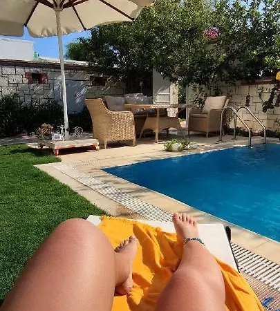 מלון Lara Ilica 2*