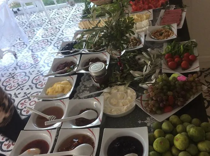 فندق Lara Ilica 2*